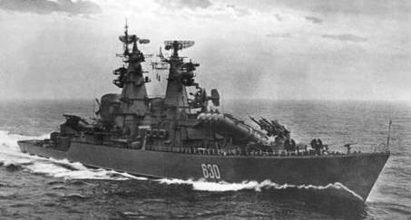 Гвардейский ракетный крейсер «Варяг» в походе