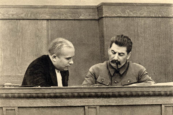 Хрущёв и Сталин за работой