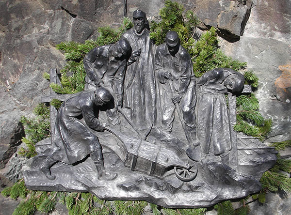 Памятник русским военнопленнымв долине Валь Гардена