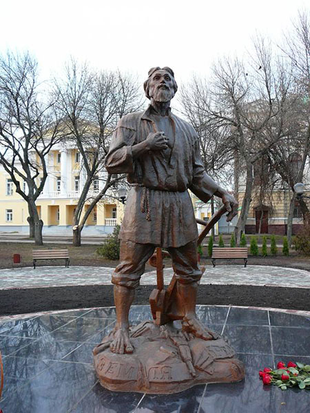 Памятник тамбовскому мужику