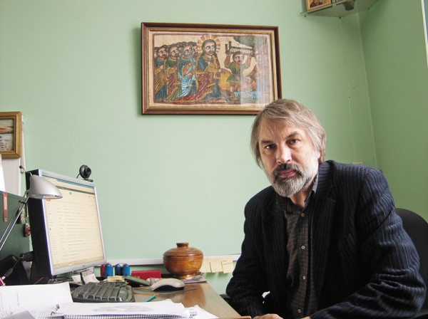 Alexander Kudryavtsev in hs office in Moscow / Photo by Alexei Makeev