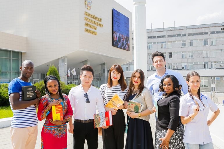 Digital Pre-University Faculty at the RUDN University trains international  students