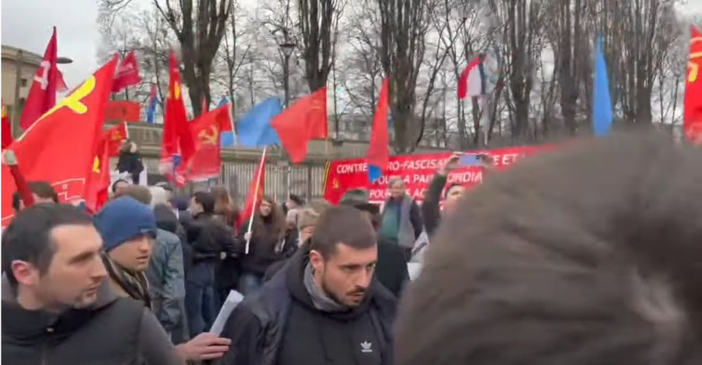 Сторонникам Киева не удалось сорвать акцию в поддержку Донбасса во ...