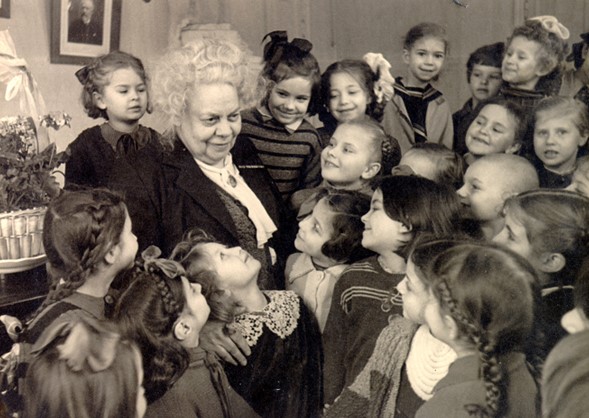 Elena Gnessina surrounded by her students