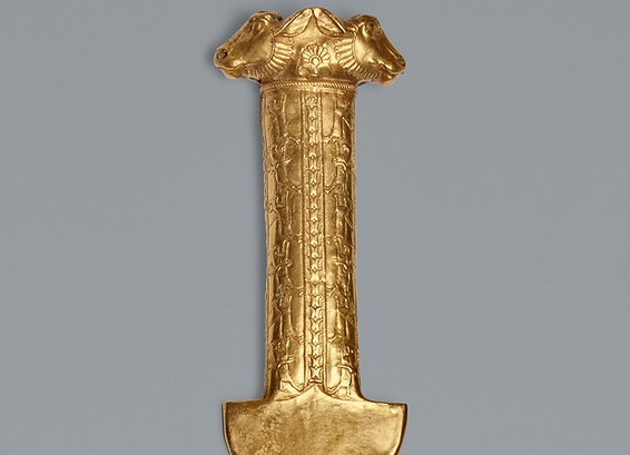 Golden handel of the Achaemenidian sword//hermitagemuseum.org
