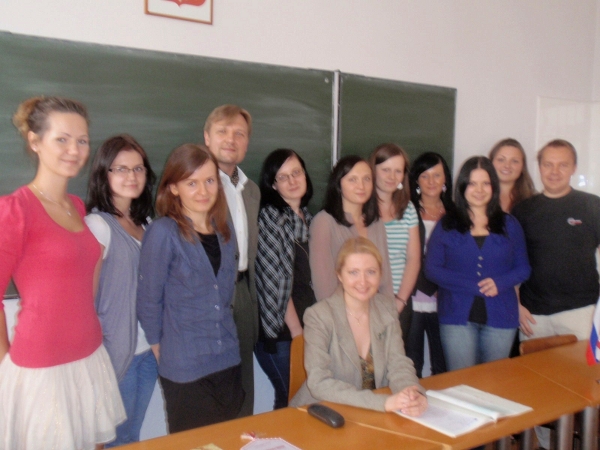 культурология кафедра 2000 г. культуролог музей. культуролог профессия. преподаватель культурологии. женщина профессор.