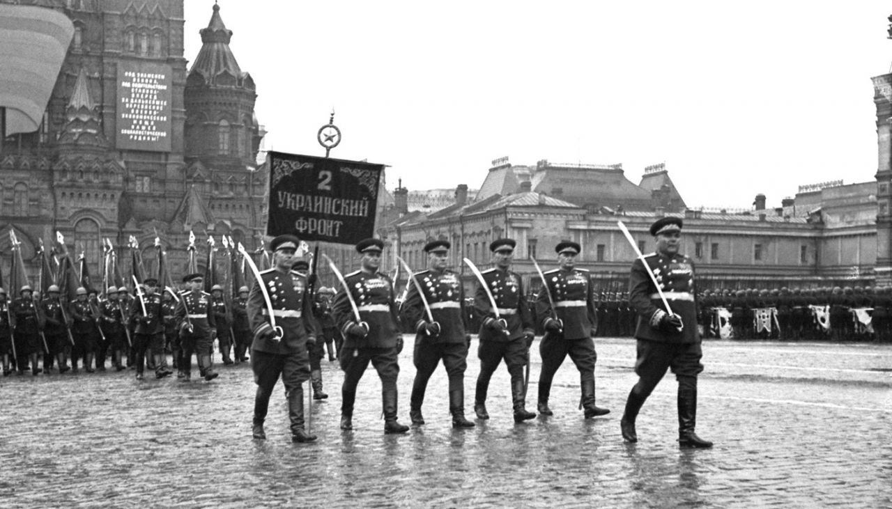 Парад на красной площади 1945 год фото