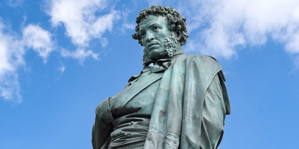 В Канаде вандалы повредили памятник Александру Пушкину