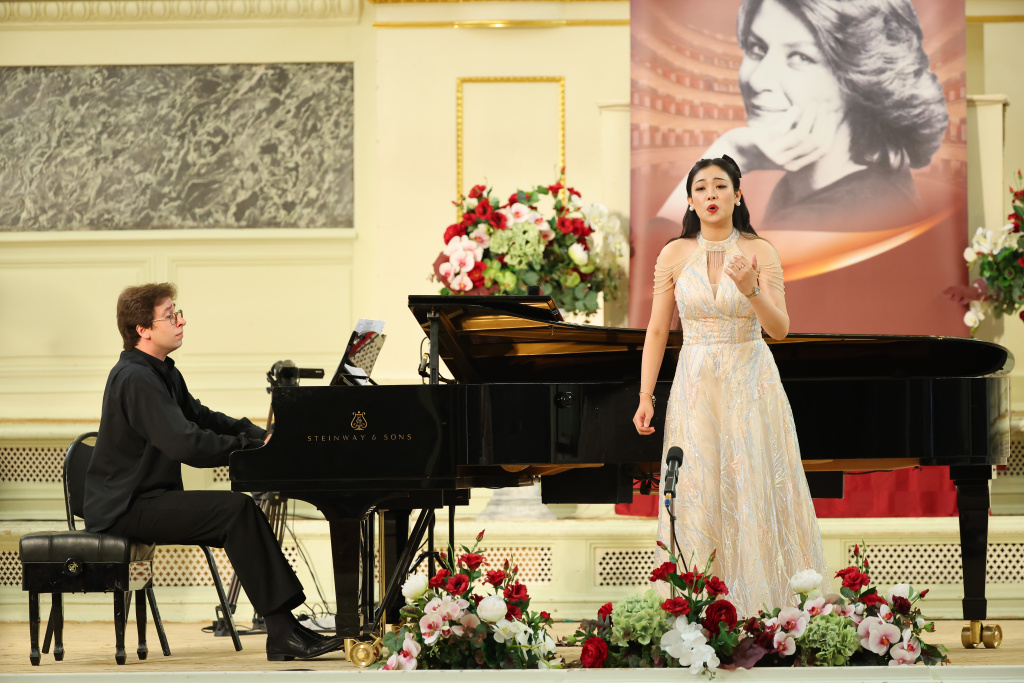 Певцы из России, Казахстана, Монголии и Китая вышли в финал конкурса Елены Образцовой
