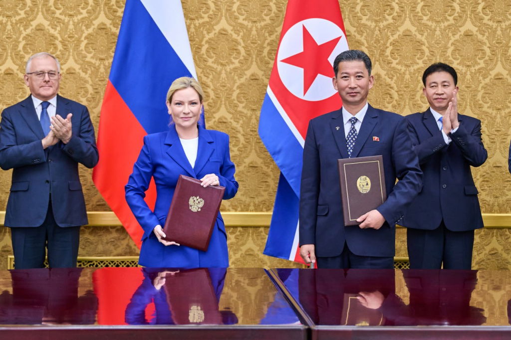 Фото: culture.gov.ru###https://culture.gov.ru/press/news/olga_lyubimova_obsudila_s_ministrom_kultury_kndr_rossiysko_koreyskoe_kulturnoe_sotrudnichestvo/ Фото: culture.gov.ru###https://culture.gov.ru/press/news/olga_lyubimova_obsudila_s_ministrom_kultury_kndr_rossiysko_koreyskoe_kulturnoe_sotrudnichestvo/