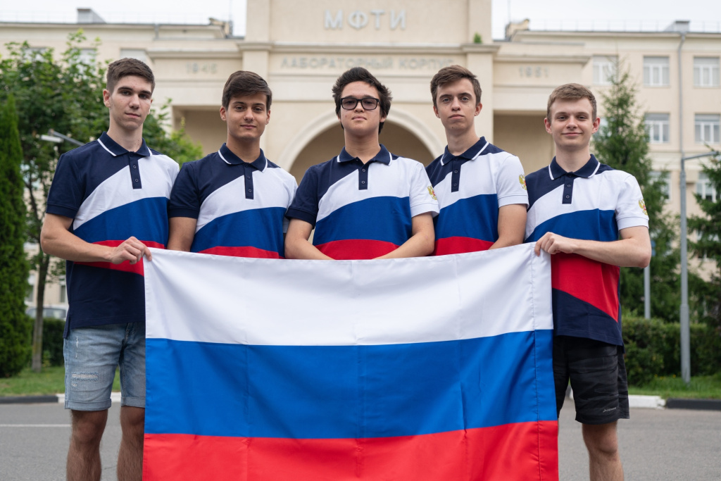 Россияне завоевали пять наград на Международной олимпиаде по физике