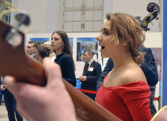 Иностранные студенты споют на фестивале в Челябинске русские песни