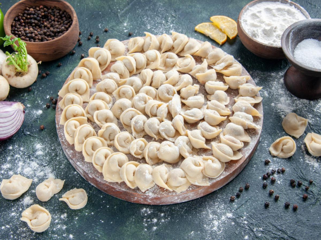 Пельмени. Фото: pravda.ru###https://www.pravda.ru/news/recipes/2169063-kak-prigotovit-vkusnye-domashnie-pelmeni-bez-utomitelnoi-...
