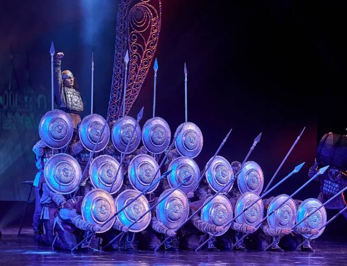 Русский национальный балет «Кострома». Фото: culture.gov.ru###https://culture.gov.ru/press/news/russkiy_natsionalnyy_balet_kostroma_zavershil_bolshoy_vserossiyskiy_tur_gastrolyami_v_sochi/