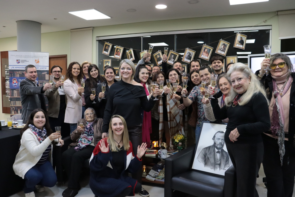 Клуб русской литературы отмечает свою третью годовщину. Фото: Cámara Paraguayo Rusa