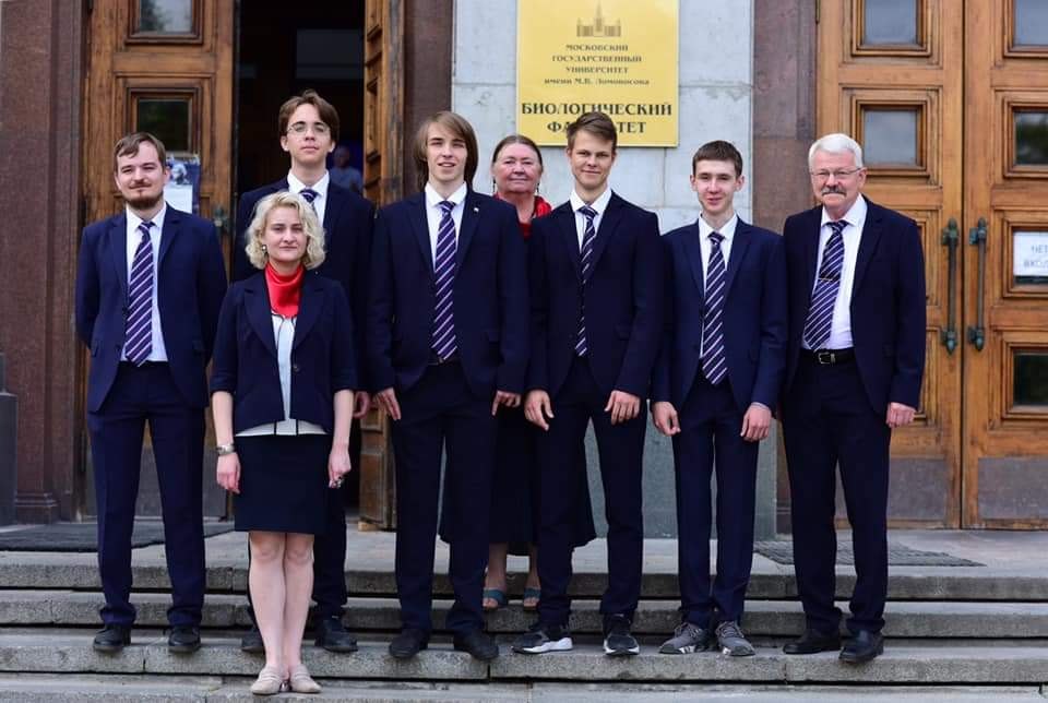 Тренерский штаб и команда олимпиадников-международников, 2021 г. Фото: Биологический факультет МГУ имени М.В.Ломоносова \ ВКонтакте###https://vk.com/biofak_msu