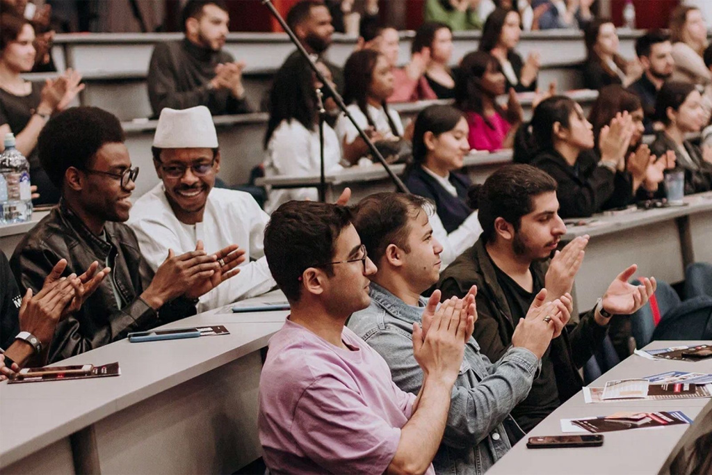 Фото: пресс-служба Комитета общественных связей и молодёжной политики города Москвы / mos.ru (CC BY 4.0)###https://www.mos.ru/news/item/156704073/