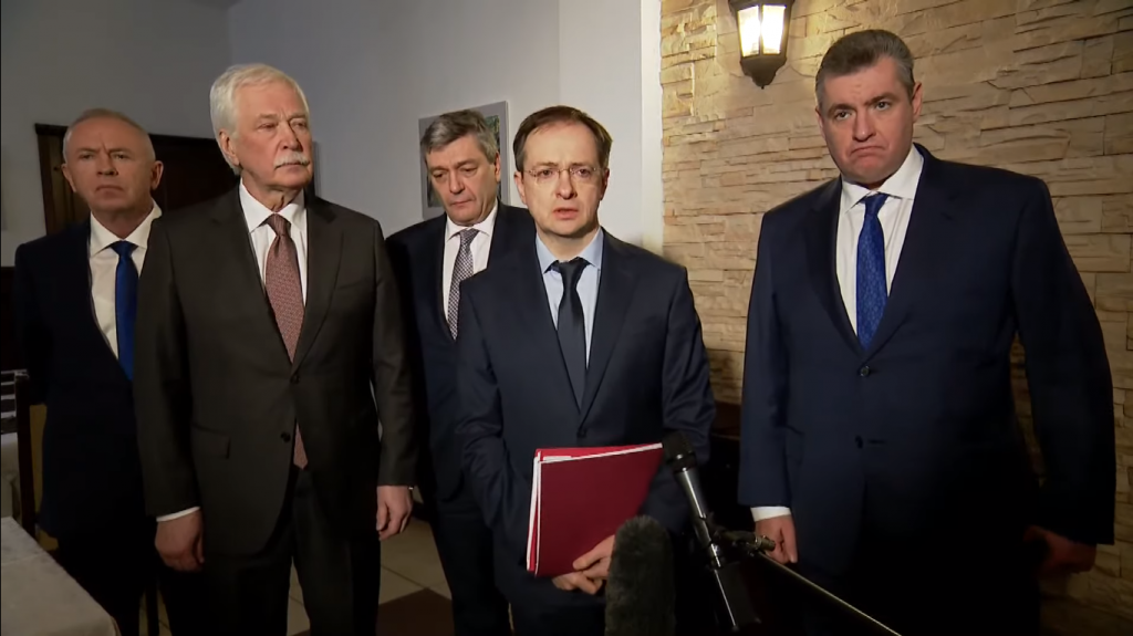 Украинская делегация на переговорах с россией. Делегация украины на переговорах. Переговоры будут в ближайшее время. Российские переговоры. Российско-украинские переговоры.