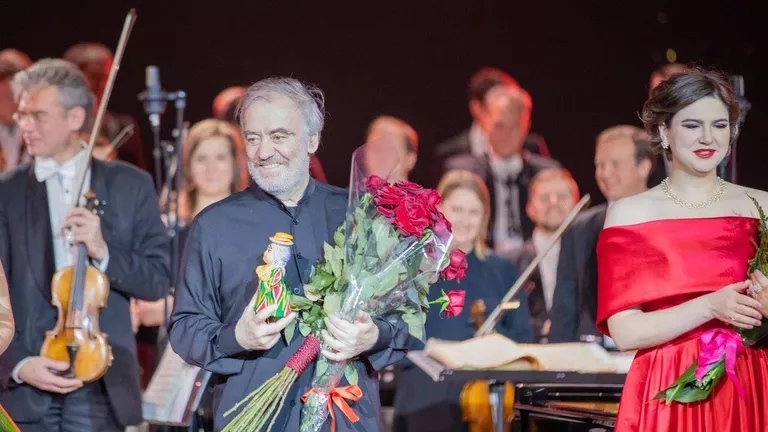 Фото: culture.gov.ru###https://culture.gov.ru/press/news/russkie_sezony_zavershilis_v_uzbekistane_kontsertom_valeriya_gergieva/?sphrase_id=1023766