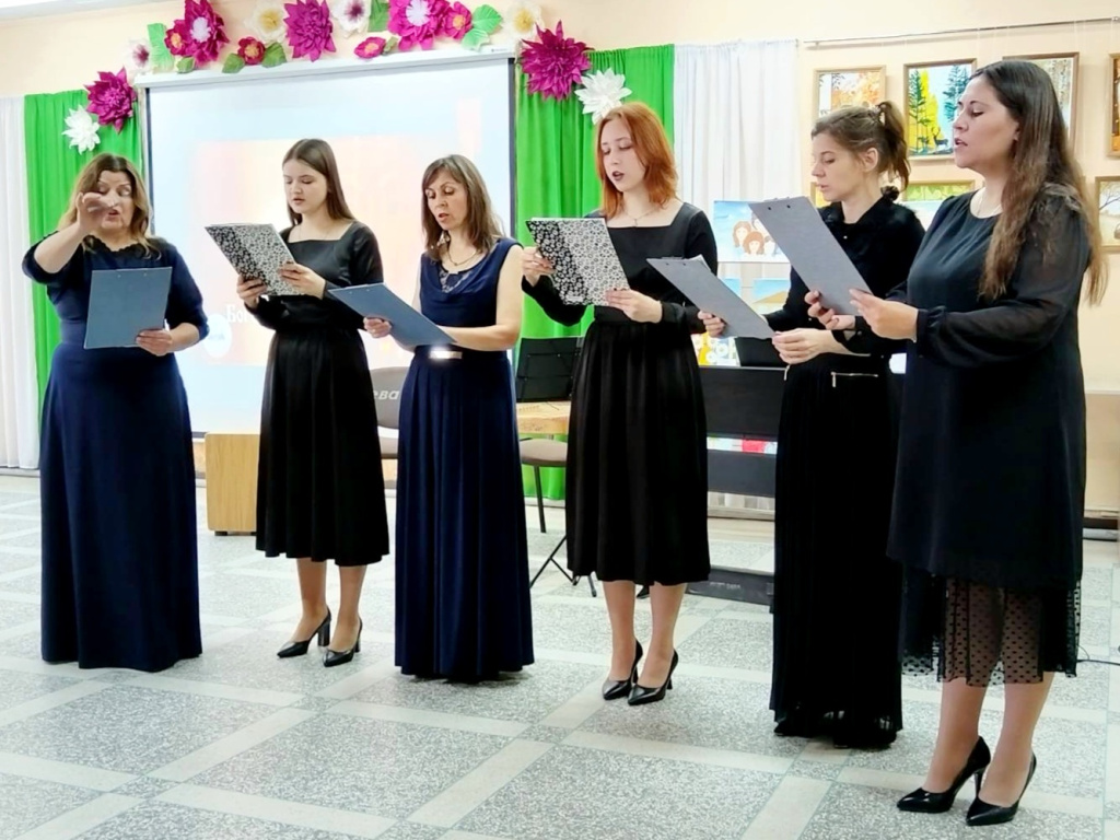 23.09.2025, Новополоцк ТЦСОН, вокальный ансамбль колледжа.jpg