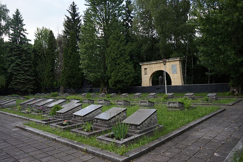 Фото: ЯдвигаВереск / ru.wikipedia.org (CC BY-SA 4.0)###https://ru.wikipedia.org/wiki/%D0%A5%D0%BE%D0%BB%D0%BC_%D0%A1%D0%BB%D0%B0%D0%B2%D1%8B_(%D0%9B%D1%8C%D0%B2%D0%BE%D0%B2)#/media/%D0%A4%D0%B0%D0%B9%D0%BB:%D0%9B%D1%8C%D0%B2%D1%96%D0%B2_(110)_%D0%9F%D0%B0%D0%B3%D0%BE%D1%80%D0%B1_%D0%A1%D0%BB%D0%B0%D0%B2%D0%B8.jpg Фото: ЯдвигаВереск / ru.wikipedia.org (CC BY-SA 4.0)###https://ru.wikipedia.org/wiki/%D0%A5%D0%BE%D0%BB%D0%BC_%D0%A1%D0%BB%D0%B0%D0%B2%D1%8B_(%D0%9B%D1%8C%D0%B2%D0%BE%D0%B2)#/media/%D0%A4%D0%B0%D0%B9%D0%BB:%D0%9B%D1%8C%D0%B2%D1%96%D0%B2_(110)_%D0%9F%D0%B0%D0%B3%D0%BE%D1%80%D0%B1_%D0%A1%D0%BB%D0%B0%D0%B2%D0%B8.jpg