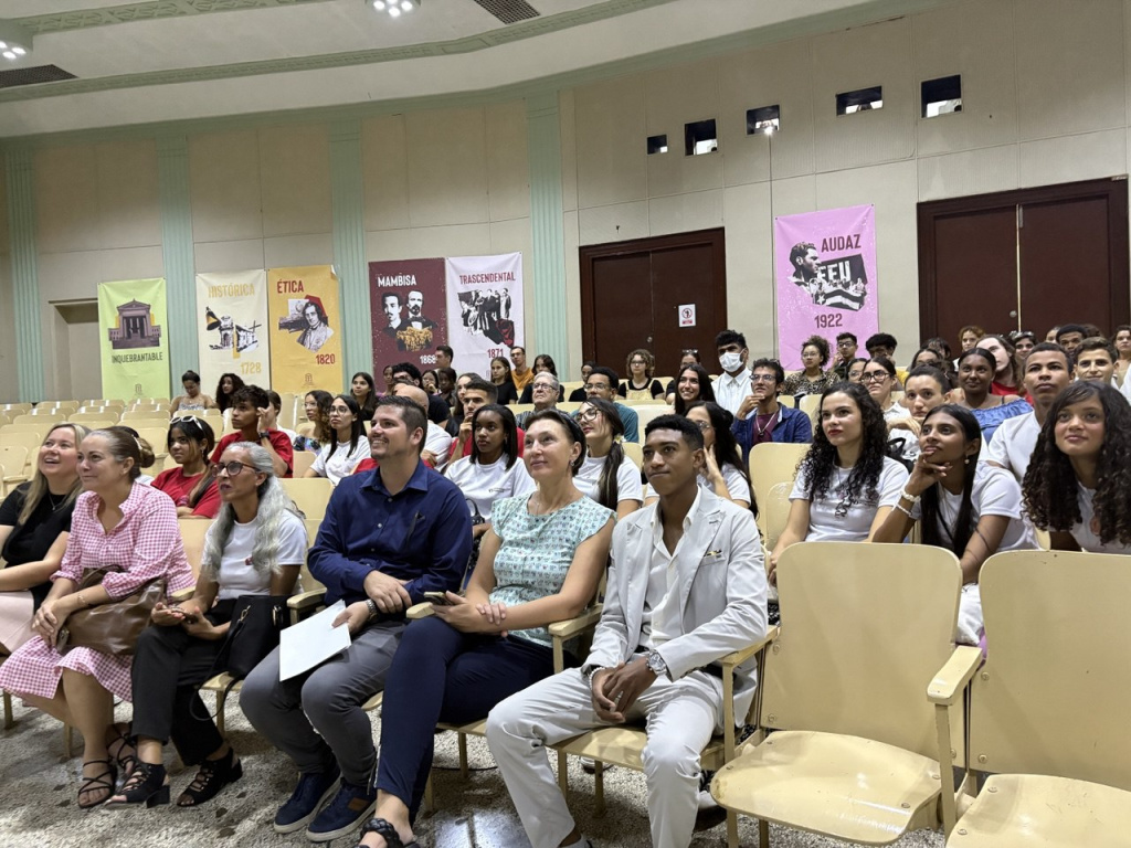 Старт олимпиады на Кубе. Фото: пресс-служба Института Пушкина