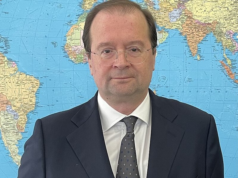 Фото: Алексей Парамонов / фрагмент / Bapak Alex / ru.wikipedia.org (CC BY-SA 4.0)###https://ru.wikipedia.org/wiki/%D0%9F%D0%B0%D1%80%D0%B0%D0%BC%D0%BE%D0%BD%D0%BE%D0%B2,_%D0%90%D0%BB%D0%B5%D0%BA%D1%81%D0%B5%D0%B9_%D0%92%D0%BB%D0%B0%D0%B4%D0%B8%D0%BC%D0%B8%D1%80%D0%BE%D0%B2%D0%B8%D1%87#/media/%D0%A4%D0%B0%D0%B9%D0%BB:Ambassador_Paramonov.jpg