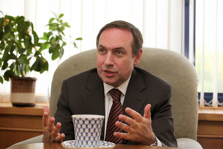 Вячеслав Никонов