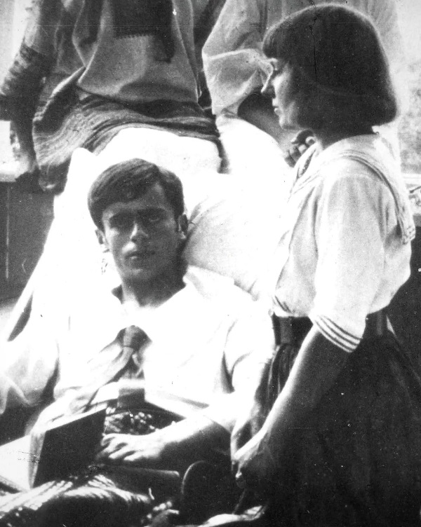 Марина Цветаева и Сергей Эфрон. Коктебель, 1913 г.