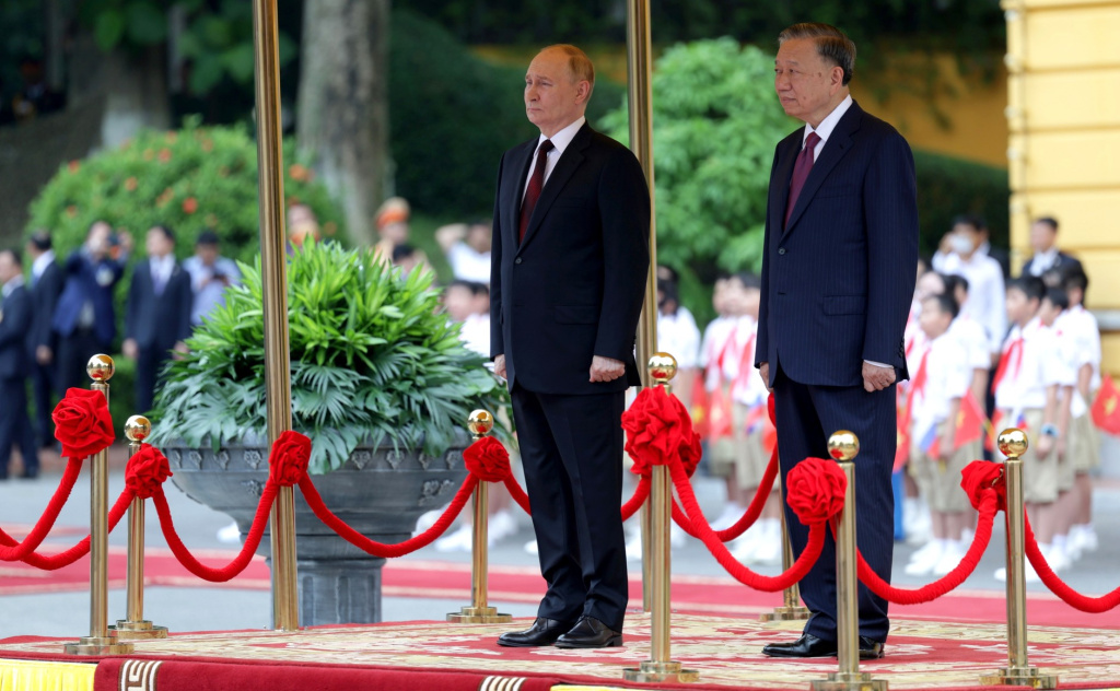 Лидеры России и Вьетнама подписали заявление о стратегическом партнёрстве