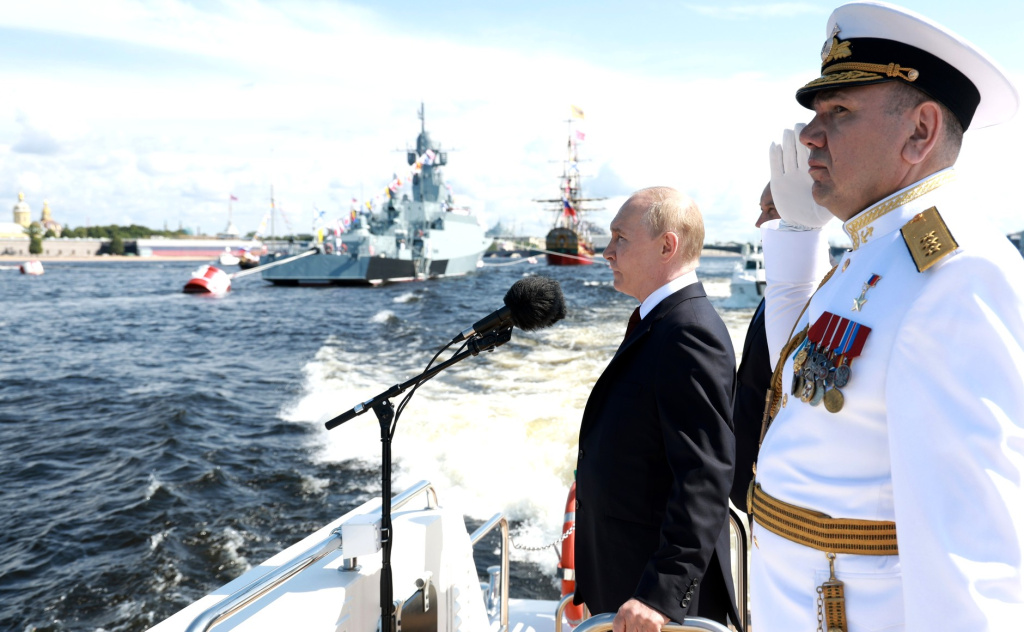 В День ВМФ в Петербурге состоялся главный военно-морской парад