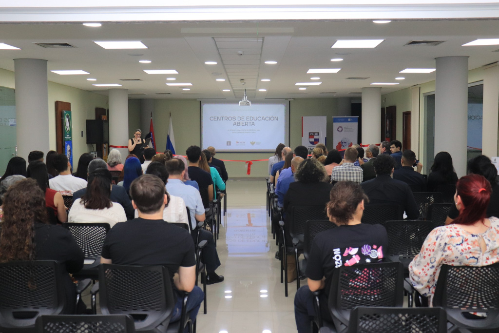 Центр открытого образования создан в Парагвайско-Российской торговой палате . Фото: Cámara Paraguayo Rusa