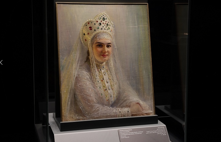 Фото: culture.gov.ru###https://culture.gov.ru/press/news/podarki_rossiyskim_monarkham_i_kostyumy_yusupovykh_ermitazh_predstavil_v_omane_vystavku_neorusskiy_s/
