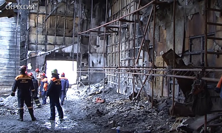 Сгоревший торговый центр в Кемерове. Фото: СК России