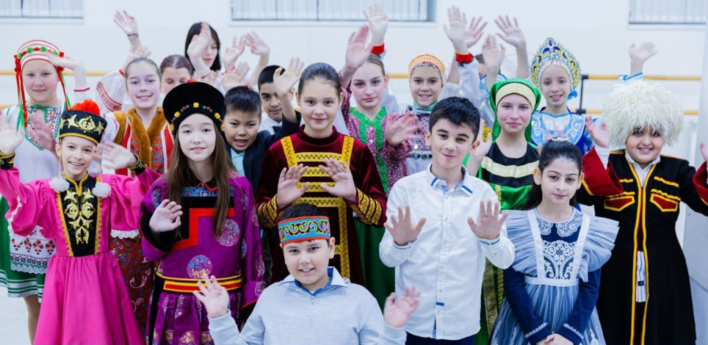 Фото: пресс-служба Минпросвещения России / edu.gov.ru / фрагмент (CC BY 4.0)###https://edu.gov.ru/press/8146/pozdravlenie-ministra-prosvescheniya-rossiyskoy-federacii-sergeya-kravcova-s-mezhdunarodnym-dnem-rodnogo-yazyka/