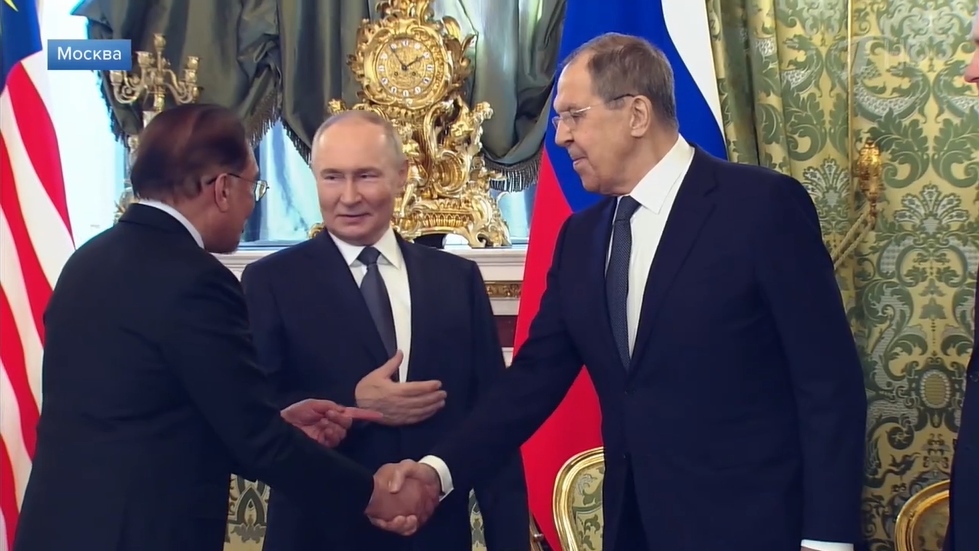 Фото: стоп-кадр / Первый канал / 1tv.ru###https://www.1tv.ru/news/2025-05-14/509743-razvitie_otnosheniy_rossii_i_malayzii_obsuzhdali_v_kremle_vladimir_putin_i_anvar_ibragim