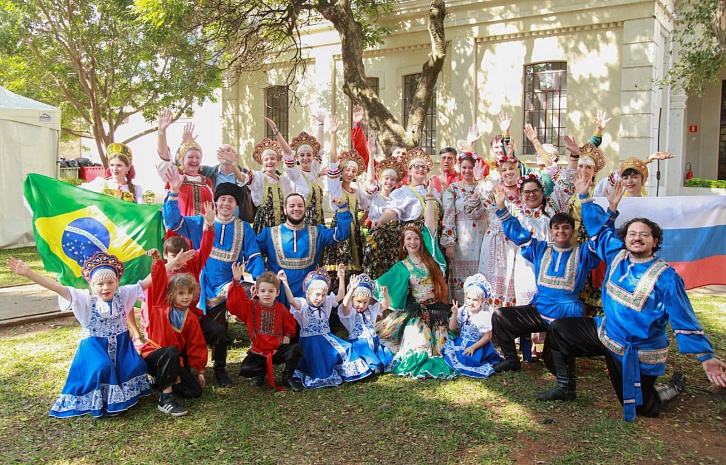 В Бразилии выступили русские фольклорные ансамбли