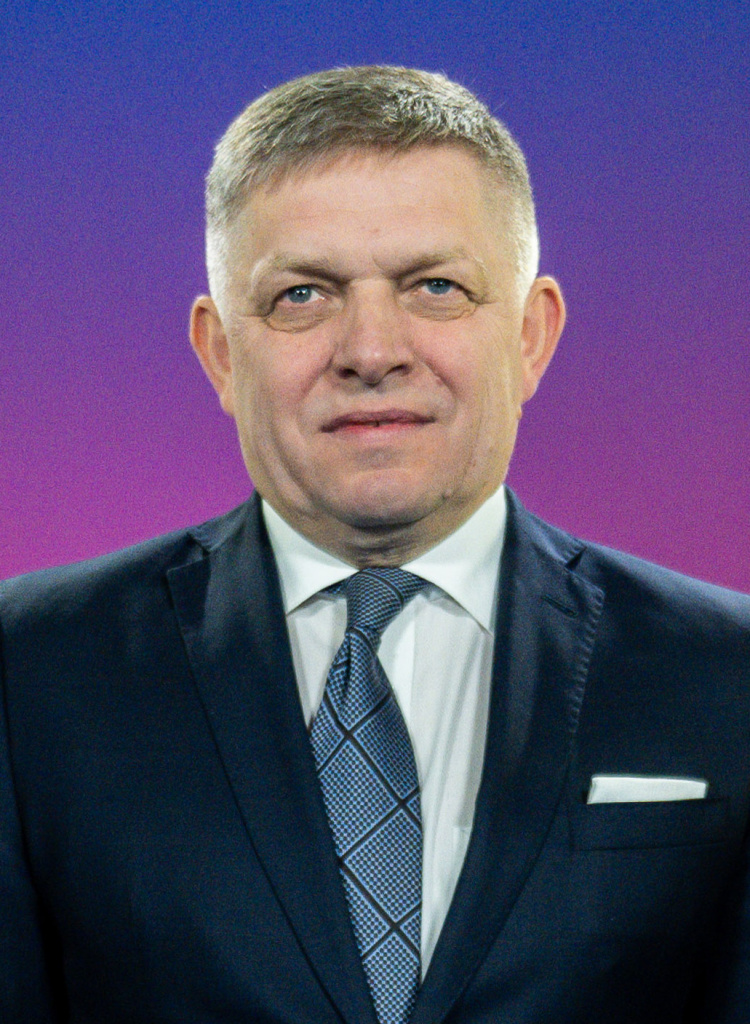 Премьер Словакии, требовавший отказаться от поставок оружия Киеву, ранен
