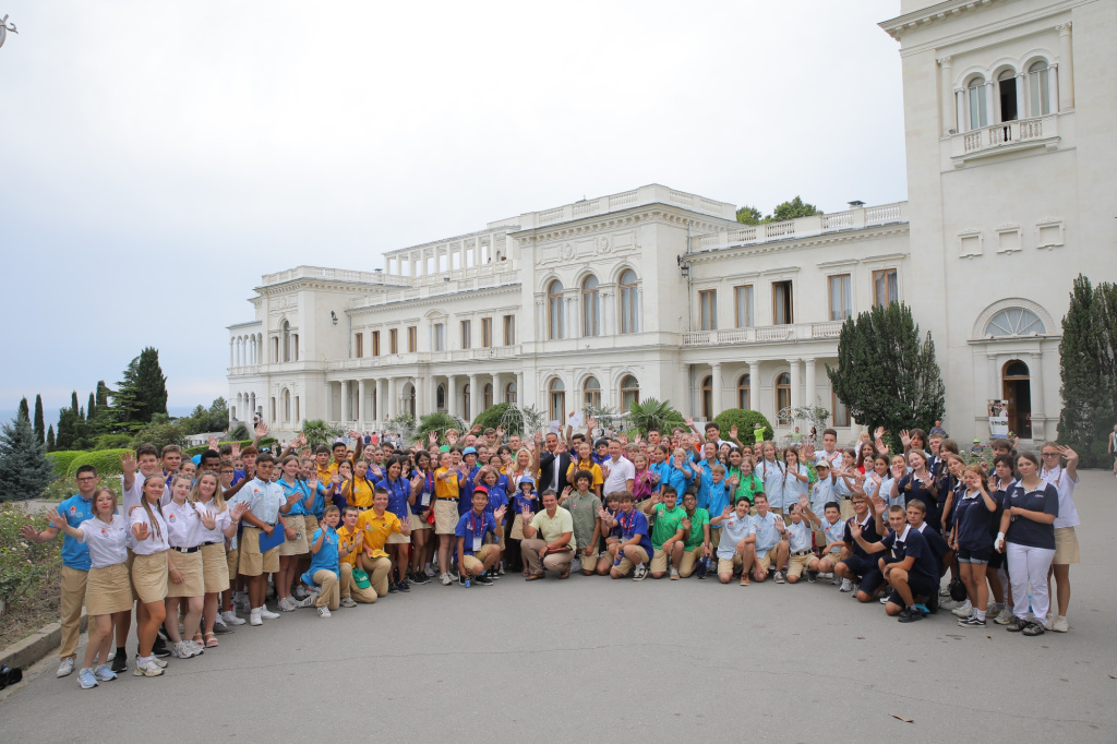 Фото: пресс-служба МДЦ «Артек» / edu.gov.ru (CC BY 4.0)###https://edu.gov.ru/press/10964/v-2025-godu-artek-obedinil-2-550-detey-bolee-chem-iz-80-stran-mira/