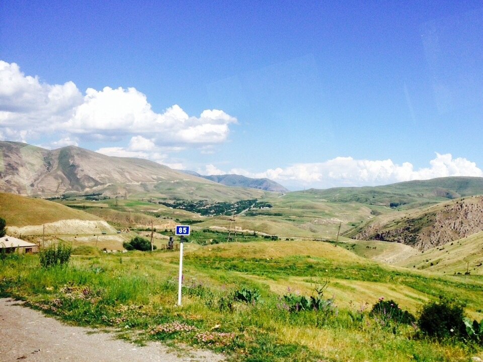 Фото: https://commons.wikimedia.org/wiki/File:Дорога_из_Армении_в_Нагорный_Карабах.jpg Фото: https://commons.wikimedia.org/wiki/File:Дорога_из_Армении_в_Нагорный_Карабах.jpg