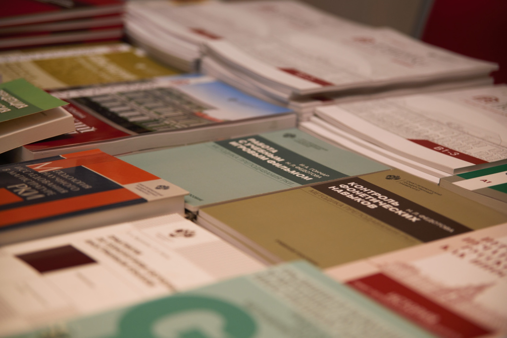 Фото: пресс-служба Минпросвещения России / edu.gov.ru (CC BY 4.0)###https://edu.gov.ru/press/7545/uchastniki-kongressa-mapryal-otmetili-vozrastayuschiy-interes-k-russkomu-yazyku-v-zarubezhnyh-stranah Фото: пресс-служба Минпросвещения России / edu.gov.ru (CC BY 4.0)###https://edu.gov.ru/press/7545/uchastniki-kongressa-mapryal-otmetili-vozrastayuschiy-interes-k-russkomu-yazyku-v-zarubezhnyh-stranah