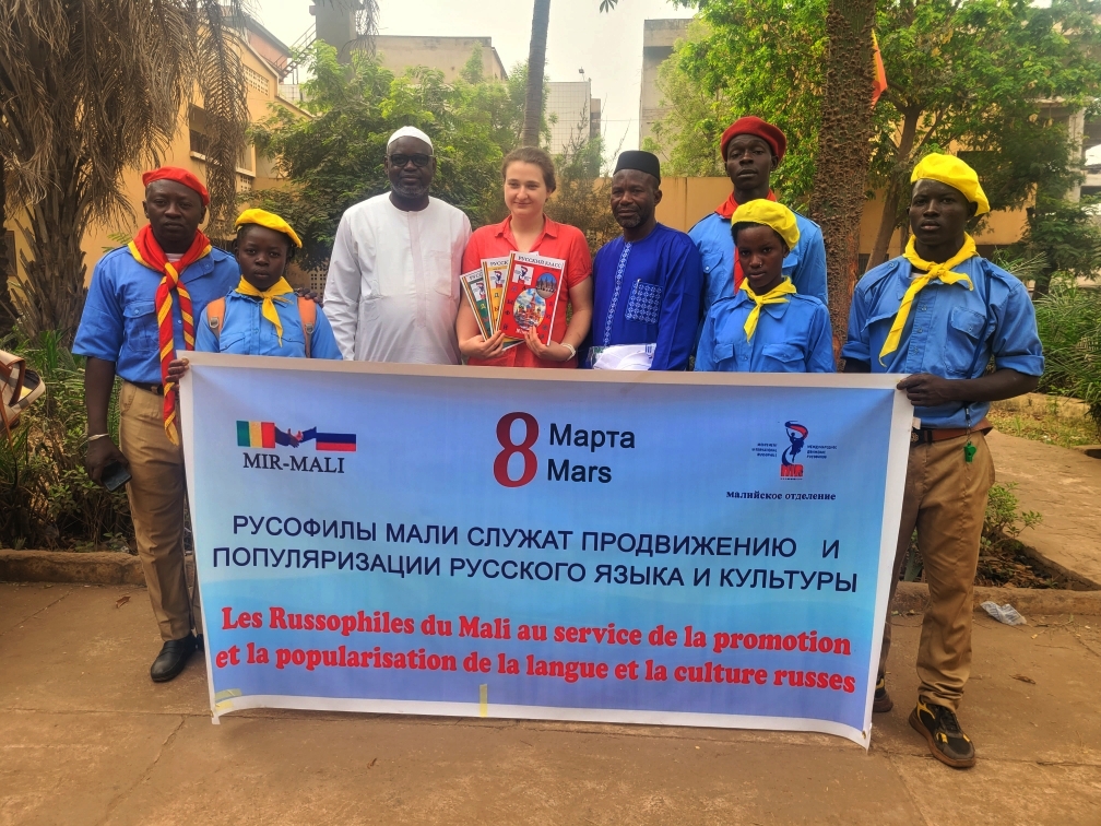 Амаду Секу Гамби Мали 2.jpg