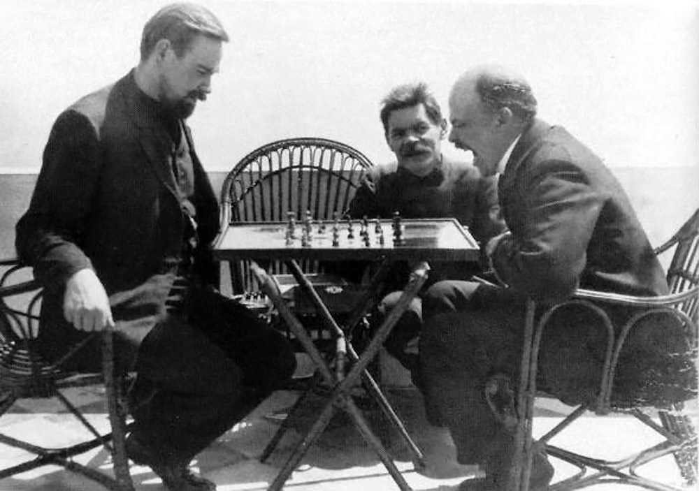 Партия в шахматы. А. А. Богданов, А. М. Горький и В. И. Ленин. Капри, 1908