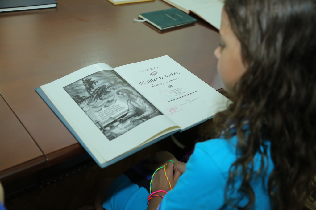 Фото: МДЦ «Артек» / edu.gov.ru (CC BY 4.0)###https://edu.gov.ru/press/8538/federalnye-detskie-centry-otmechayut-225-letie-so-dnya-rozhdeniya-aleksandra-sergeevicha-pushkina