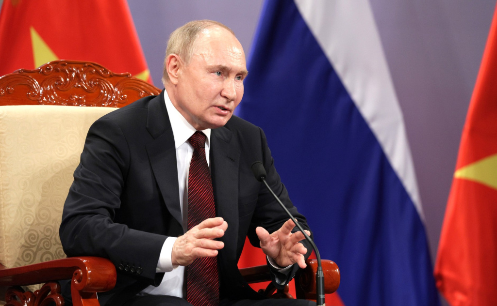 Президент РФ раскритиковал попытки запрещать искусство по национальному принципу