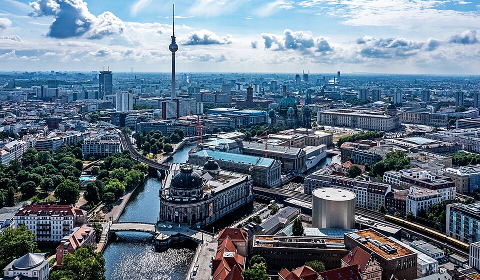Фото: Kasa Fue / commons.wikimedia.org (CC BY-SA 4.0)###https://commons.wikimedia.org/wiki/File:Museumsinsel_Berlin_Juli_2021_1_%28cropped%29_b.jpg#/media/File:Museumsinsel_Berlin_Juli_2021_1_(cropped).jpg Фото: Kasa Fue / commons.wikimedia.org (CC BY-SA 4.0)###https://commons.wikimedia.org/wiki/File:Museumsinsel_Berlin_Juli_2021_1_%28cropped%29_b.jpg#/media/File:Museumsinsel_Berlin_Juli_2021_1_(cropped).jpg