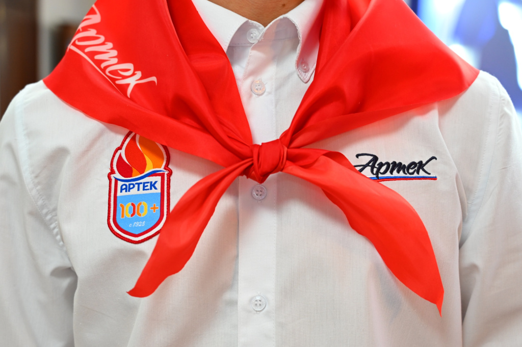 Фото: пресс-служба МДЦ «Артек» / edu.gov.ru (CC BY 4.0)###https://edu.gov.ru/press/9202/v-gosdume-otkrylas-fotovystavka-posvyaschennaya-100-letiyu-arteka Фото: пресс-служба МДЦ «Артек» / edu.gov.ru (CC BY 4.0)###https://edu.gov.ru/press/9202/v-gosdume-otkrylas-fotovystavka-posvyaschennaya-100-letiyu-arteka