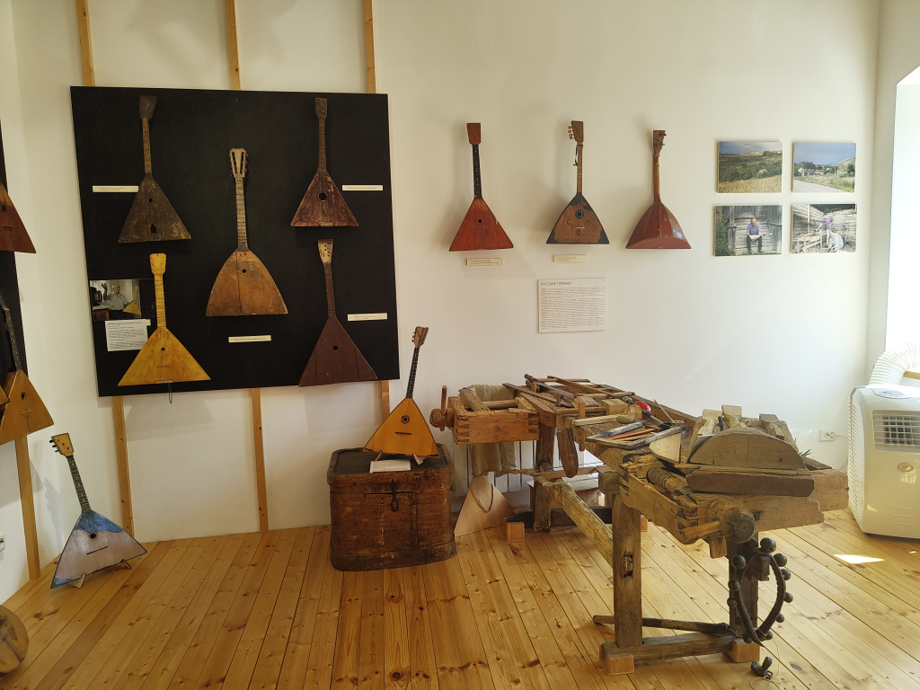 Музей балалайки Генова 1.jpg