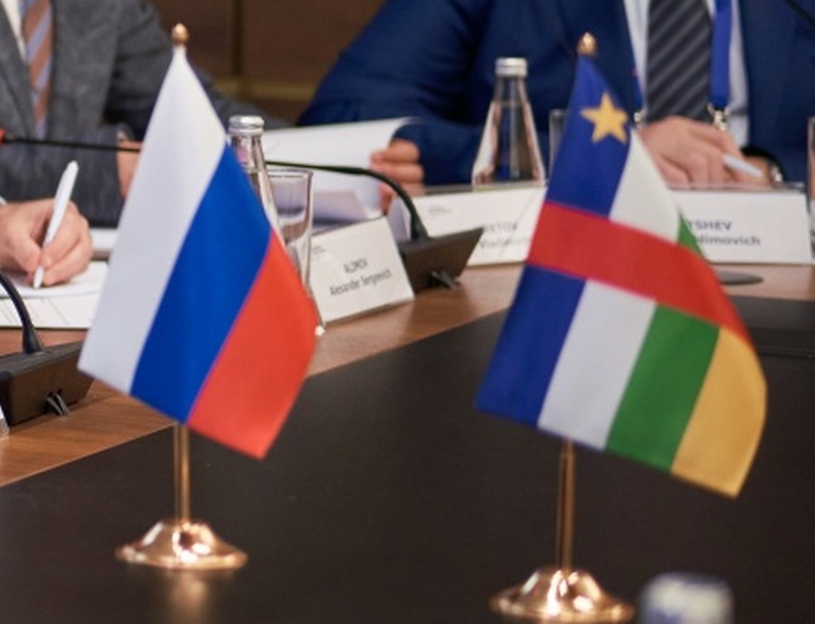 Фото: пресс-служба Минпросвещения России / edu.gov.ru / фрагмент (CC BY 4.0)###https://edu.gov.ru/press/8568/sergey-kravcov-obsudil-s-glavami-ministerstv-obrazovaniya-car-stroitelstvo-sovmestnoy-shkoly