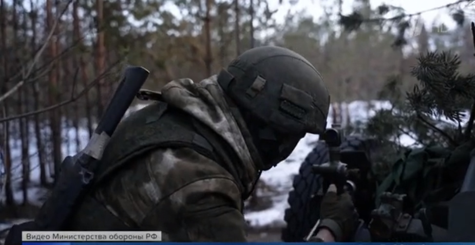Фото: стоп-кадр / 1tv.ru###https://www.1tv.ru/news/2023-02-27/448074-pozitsii_boevikov_unichtozhili_rossiyskie_desantniki_pri_pomoschi_gaubits_d_30